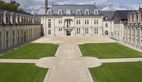 Cour des Offices du Château de Villers-Cotterêts après restauration  © Pierre-Olivier Deschamps / Agence Vu’ – CMN