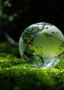 planète verte en boule de verre 