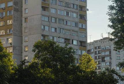 Vétusté, manque d’entretien, instabilité liée aux sols argileux ou encore mauvaise exécution de travaux : de nombreux facteurs nuisent à la pérennité et à la sécurité des immeubles. Avec le nouveau « diagnostic habitat dégradé », les communes peuvent imposer des études approfondies des bâtiments dans certaines zones ciblées.
